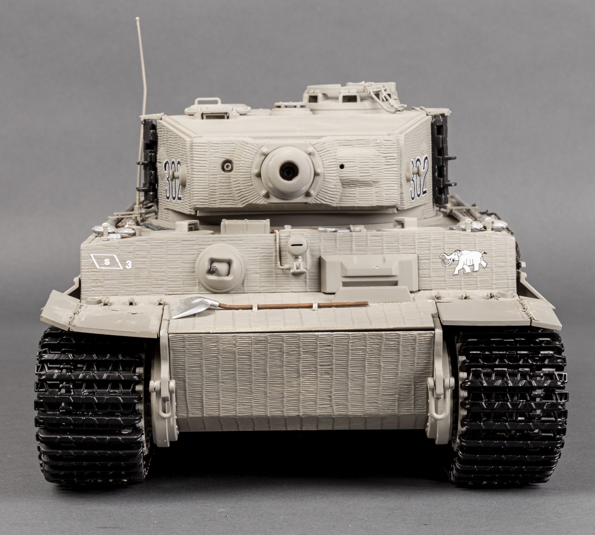 Modell Panzer 'Tiger 1', Modellbausatz (zusammengebaut) im Maßstab 1 : 16 - Image 5 of 11
