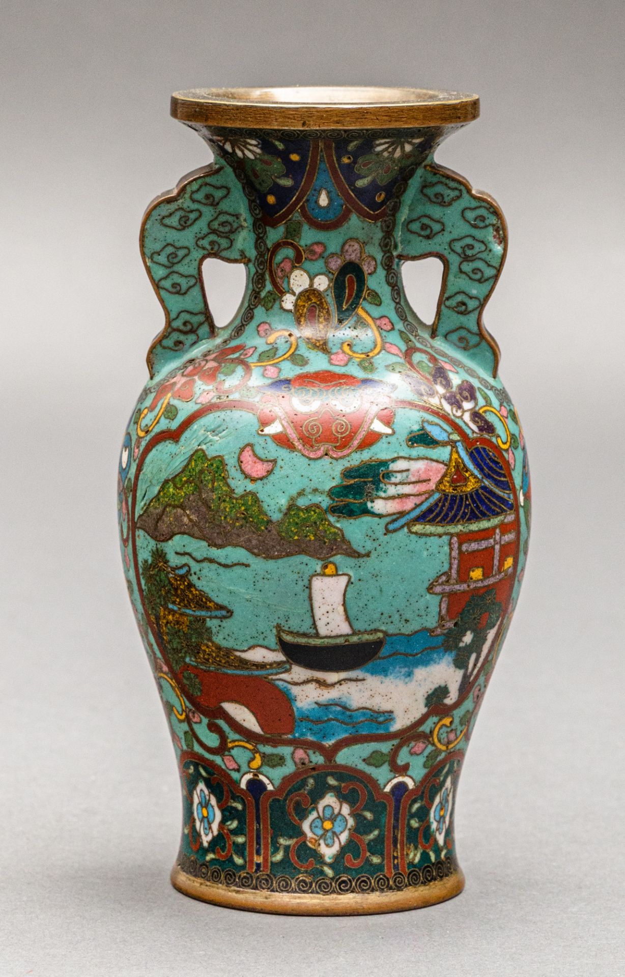 Japanische Cloisonné-Vase im chinesischen Stil, Meiji-Zeit (1868-1912)