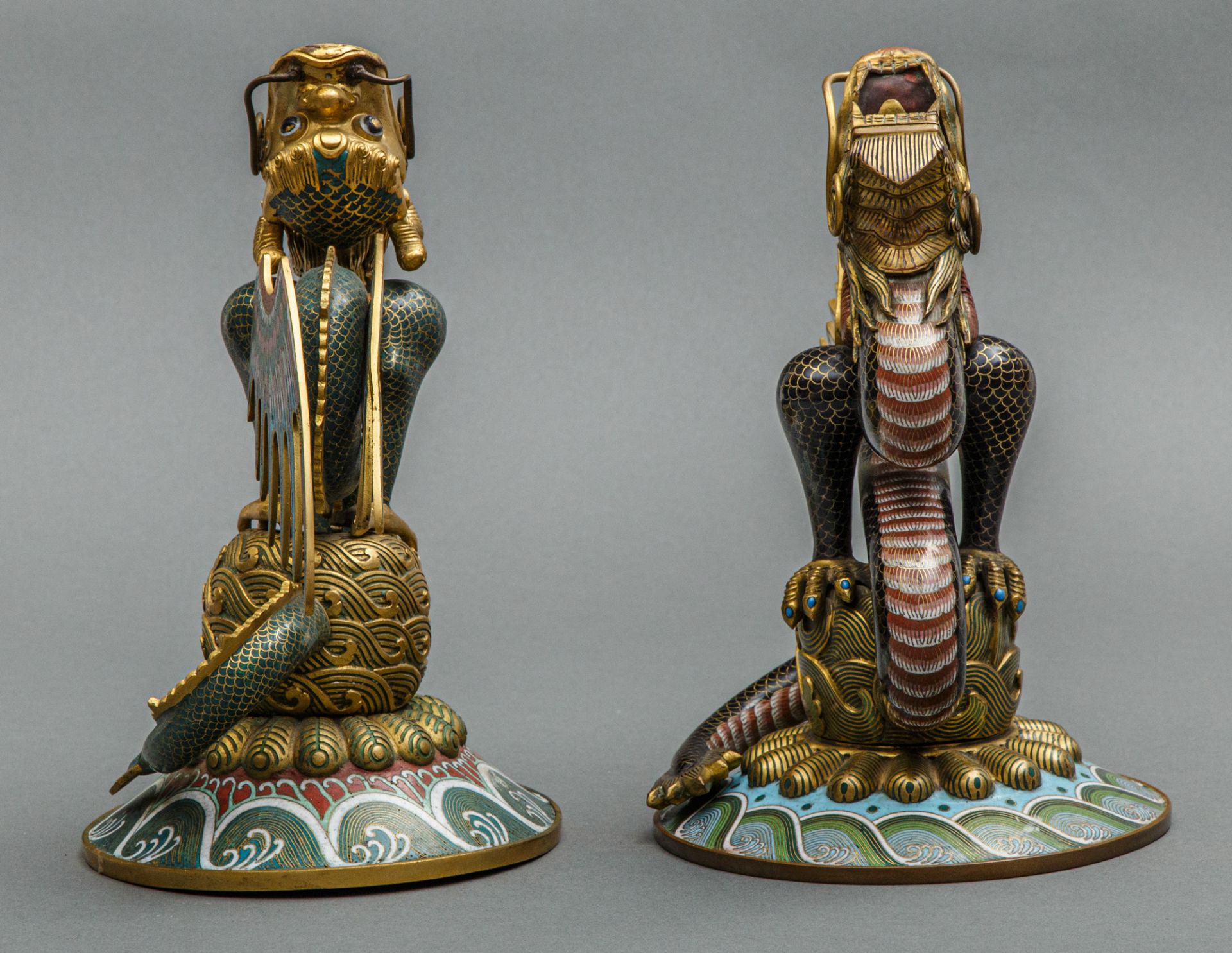 Paar Cloisonné Räucher-Drachen, China, späte Qing Dynastie um 1900 - Bild 2 aus 3