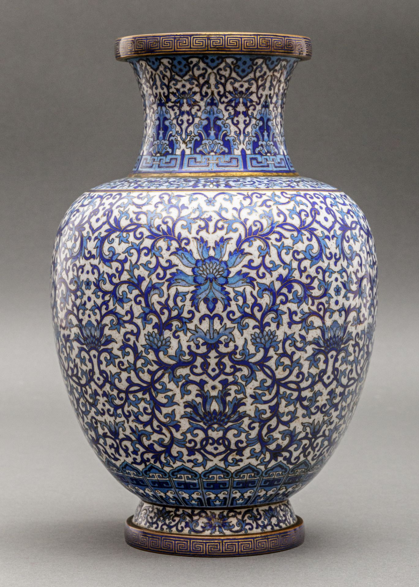 Cloisonné Vase, China, wohl Qing Dynastie (1644-1911) - Bild 3 aus 4