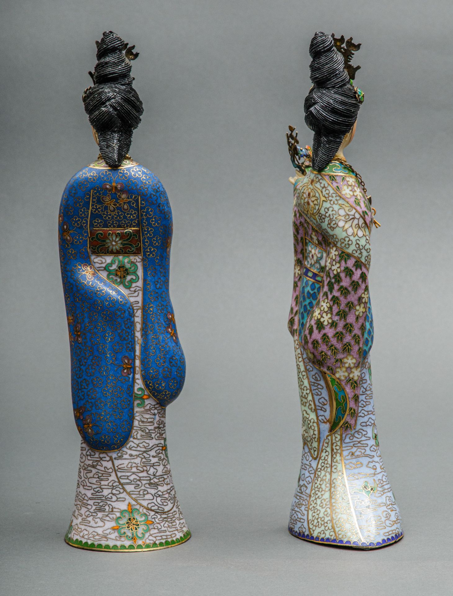 Paar elegante Manchu Hofdamen, China, 20 Jh. - Bild 3 aus 4