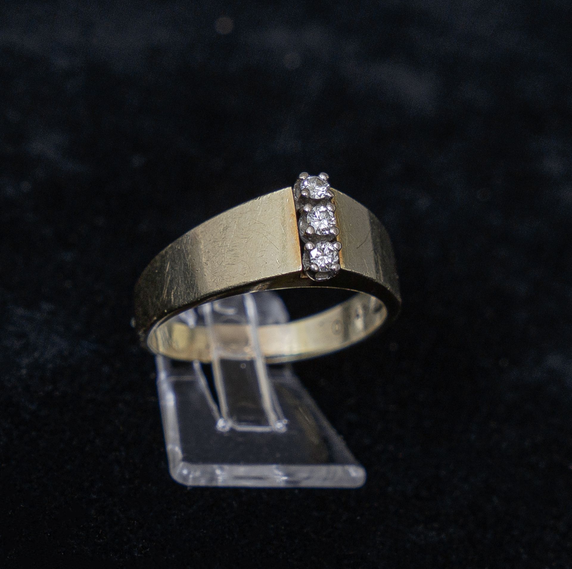 Ring mit 3 kleinen Brillanten, GG 585 - Image 4 of 4