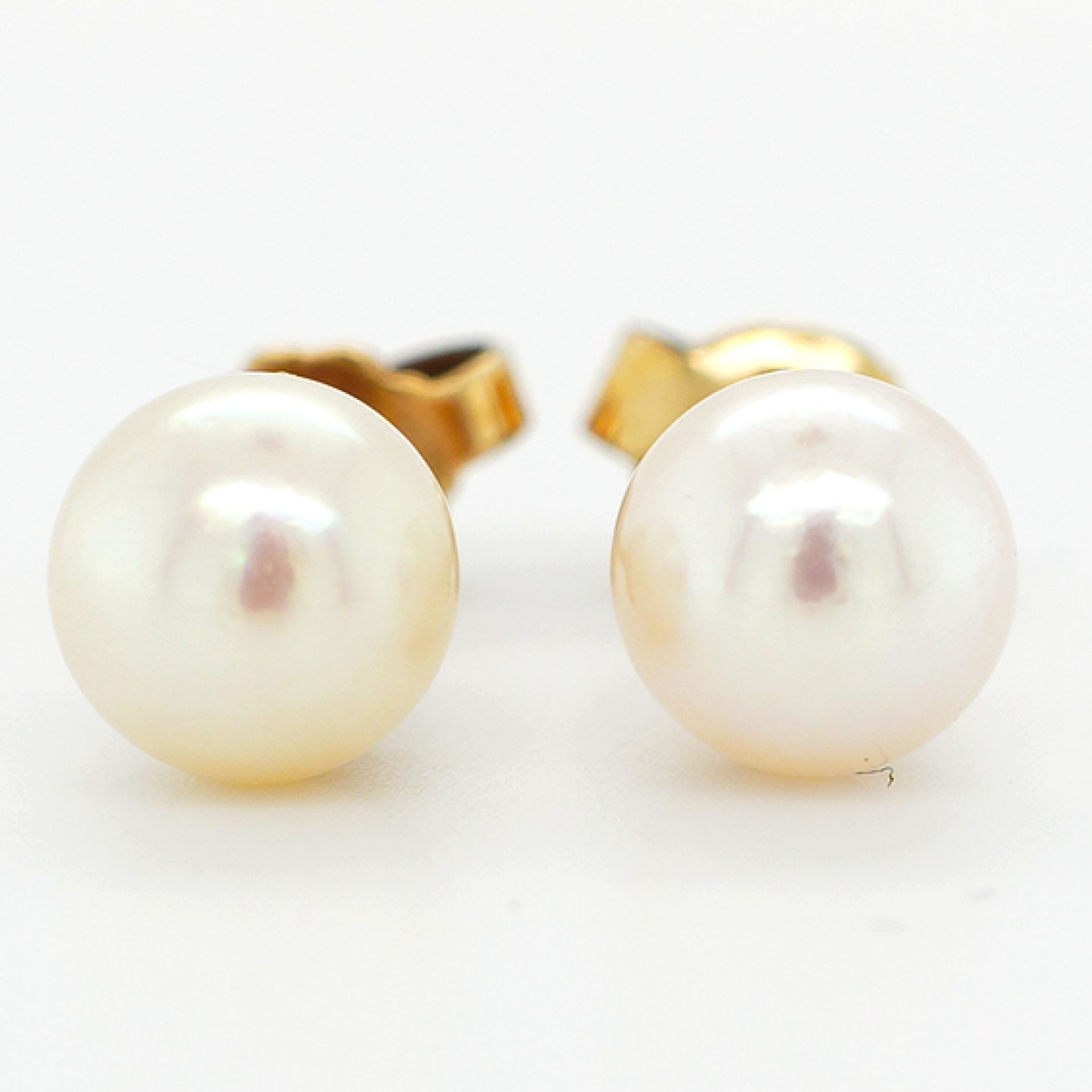 Paar Ohrstecker mit Perle