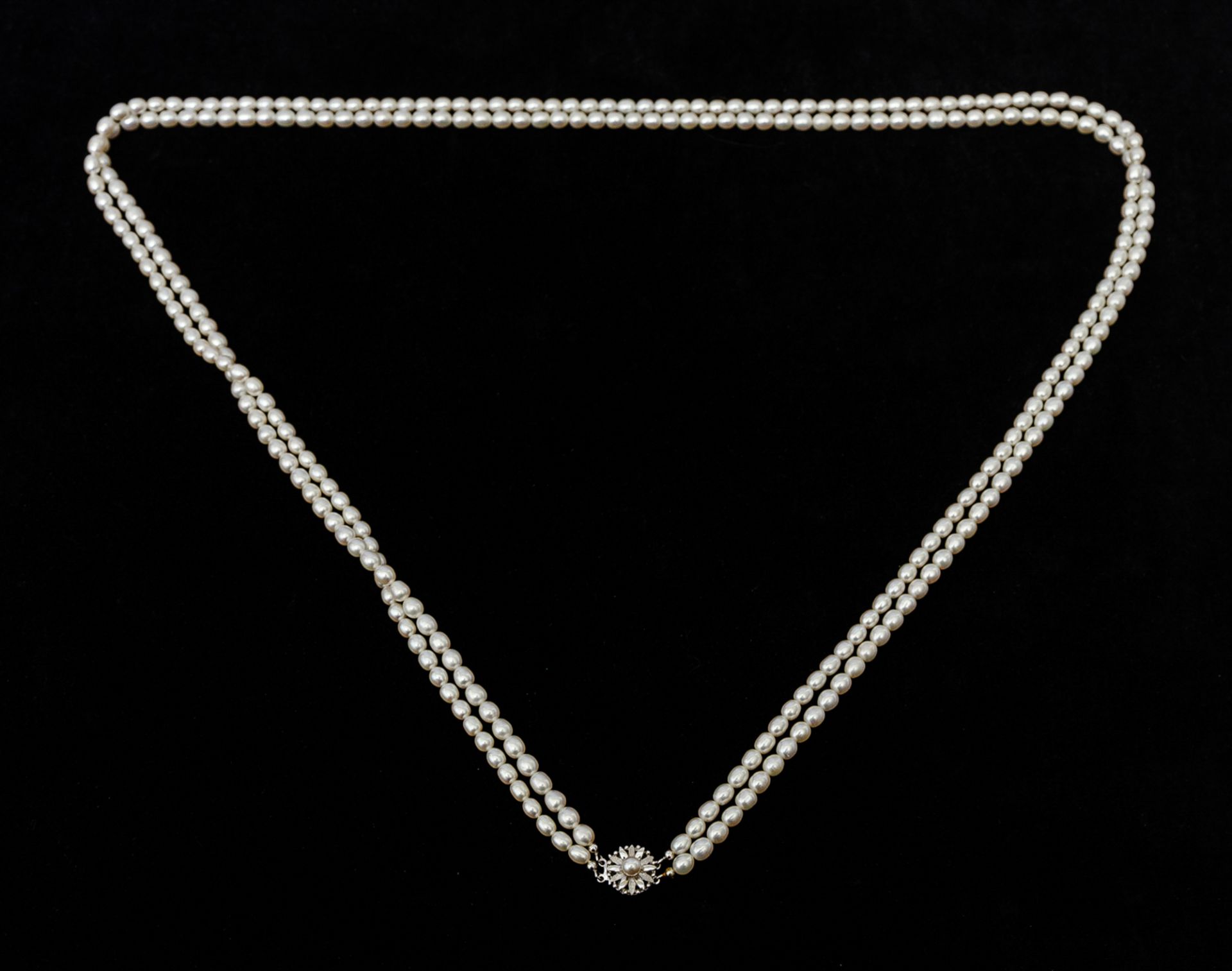 Große doppelreihige Perlenkette