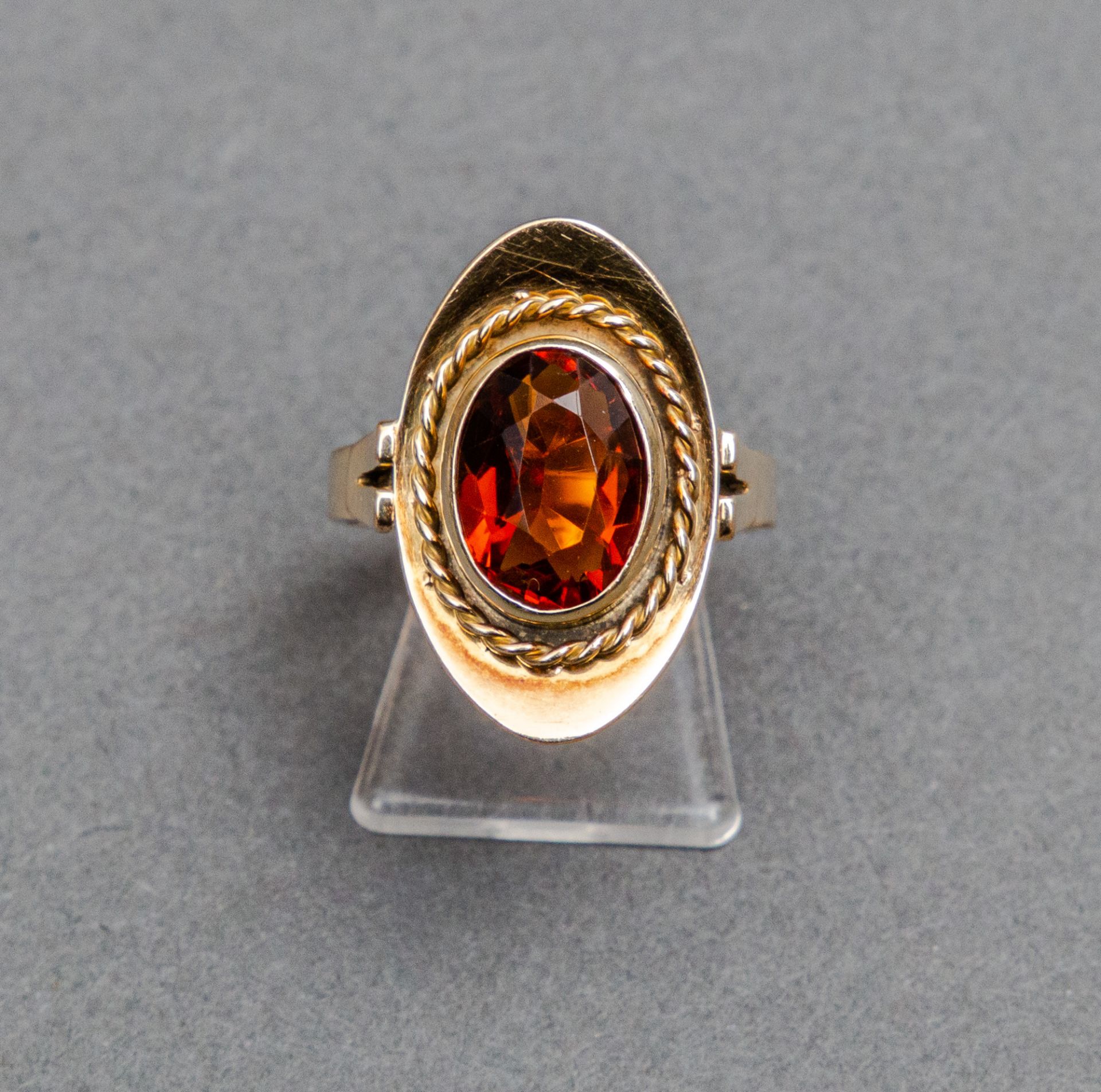 Ring mit rot-braunem Granat, 585er GG - Bild 2 aus 2