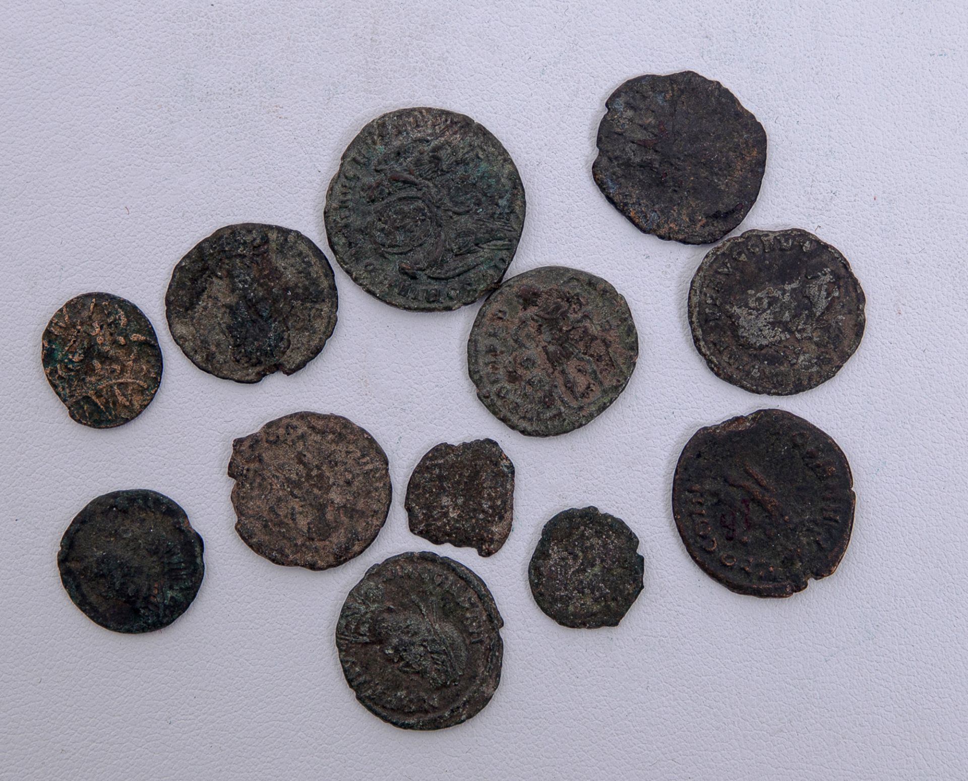 Konvolut überwiegend römischer Kleinmünzen, 12 Stück