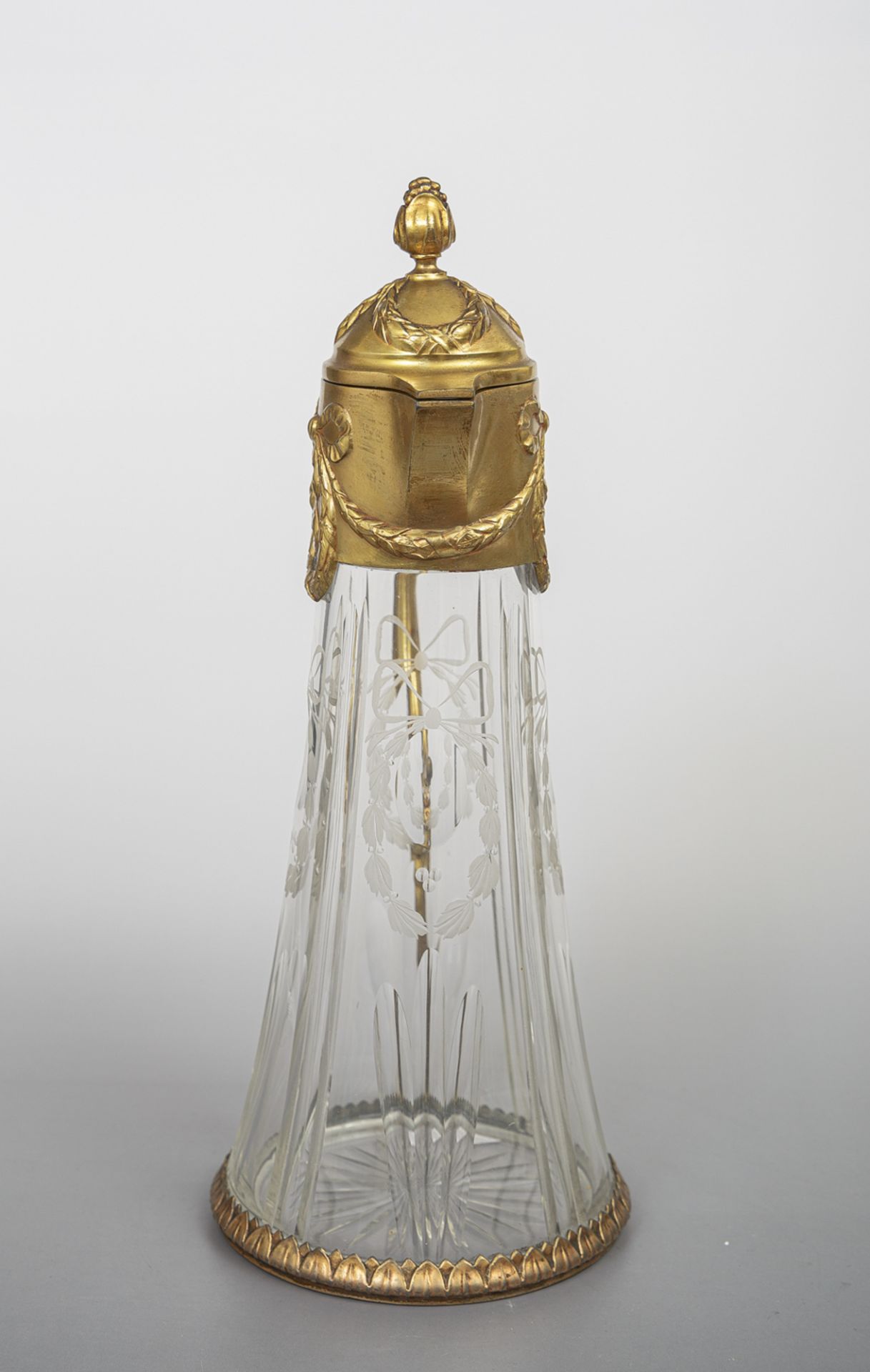 Osiris, Glaskaraffe mit goldfarben gefasster Zinnmontur, um 1900 - Bild 4 aus 5