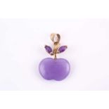 A 9ct gold carved lavender jade and amethyst apple pendant, set with an apple shape lavender jade