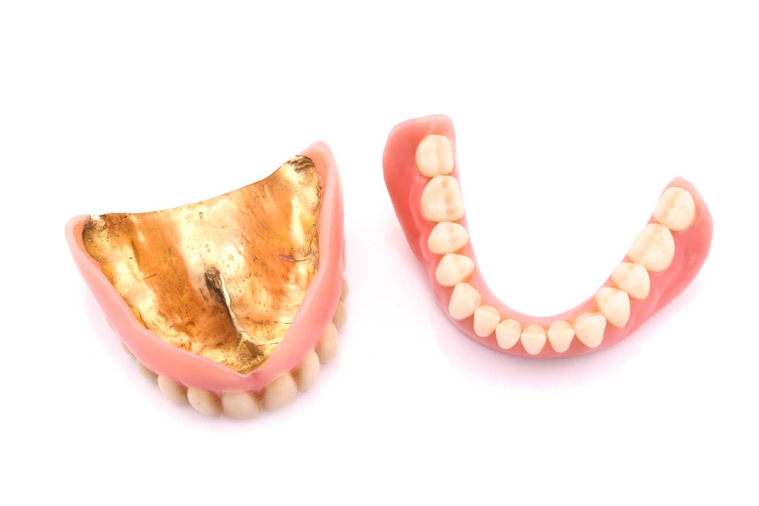 Pair of false teeth with gold content, 53.8 grams all inCondition report: Tested as 18k gold plus - Image 4 of 5