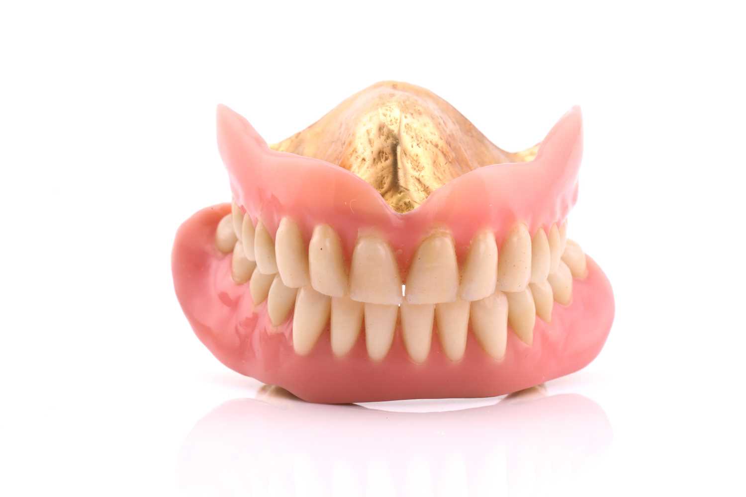 Pair of false teeth with gold content, 53.8 grams all inCondition report: Tested as 18k gold plus - Image 3 of 5