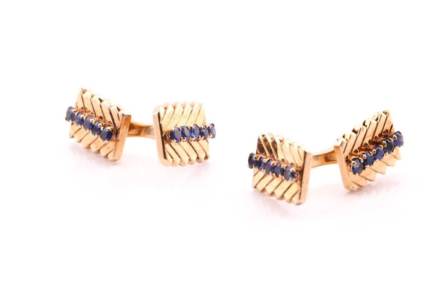 A pair of sapphire set dress cufflinks, featuring twenty round claw set cufflinks on T-bar rigid - Image 2 of 3