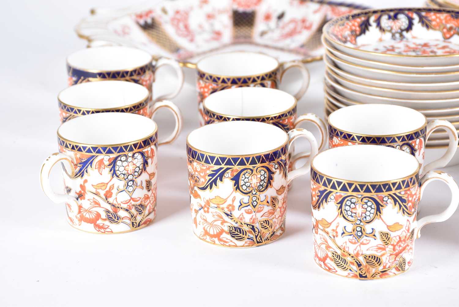 A collection of Royal Crown Derby Imari, comprising a part tea and coffee service, pattern 383, - Bild 5 aus 11