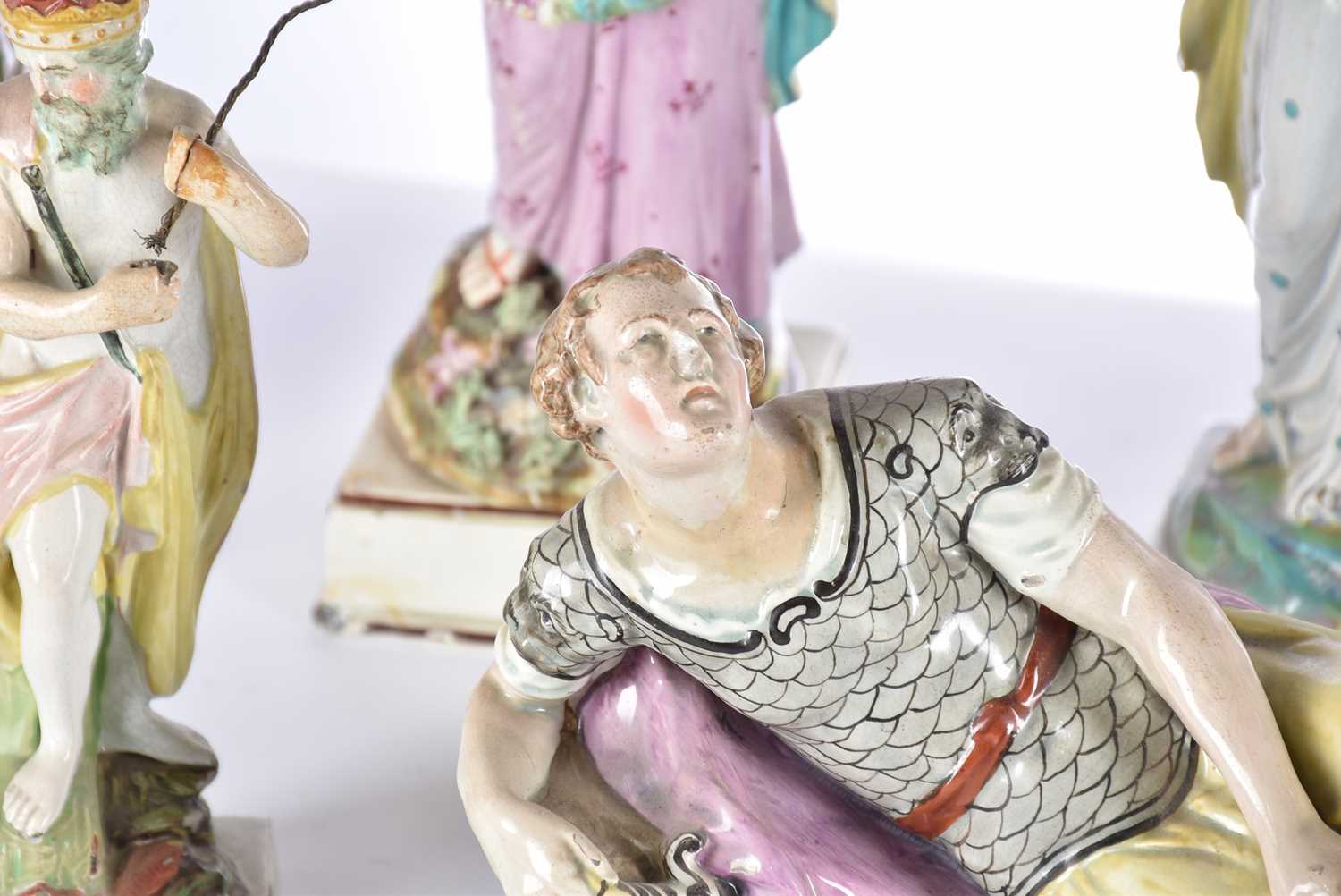 A collection of early 19th century Staffordshire pearlware figures, including an Enoch Wood figure - Bild 15 aus 31