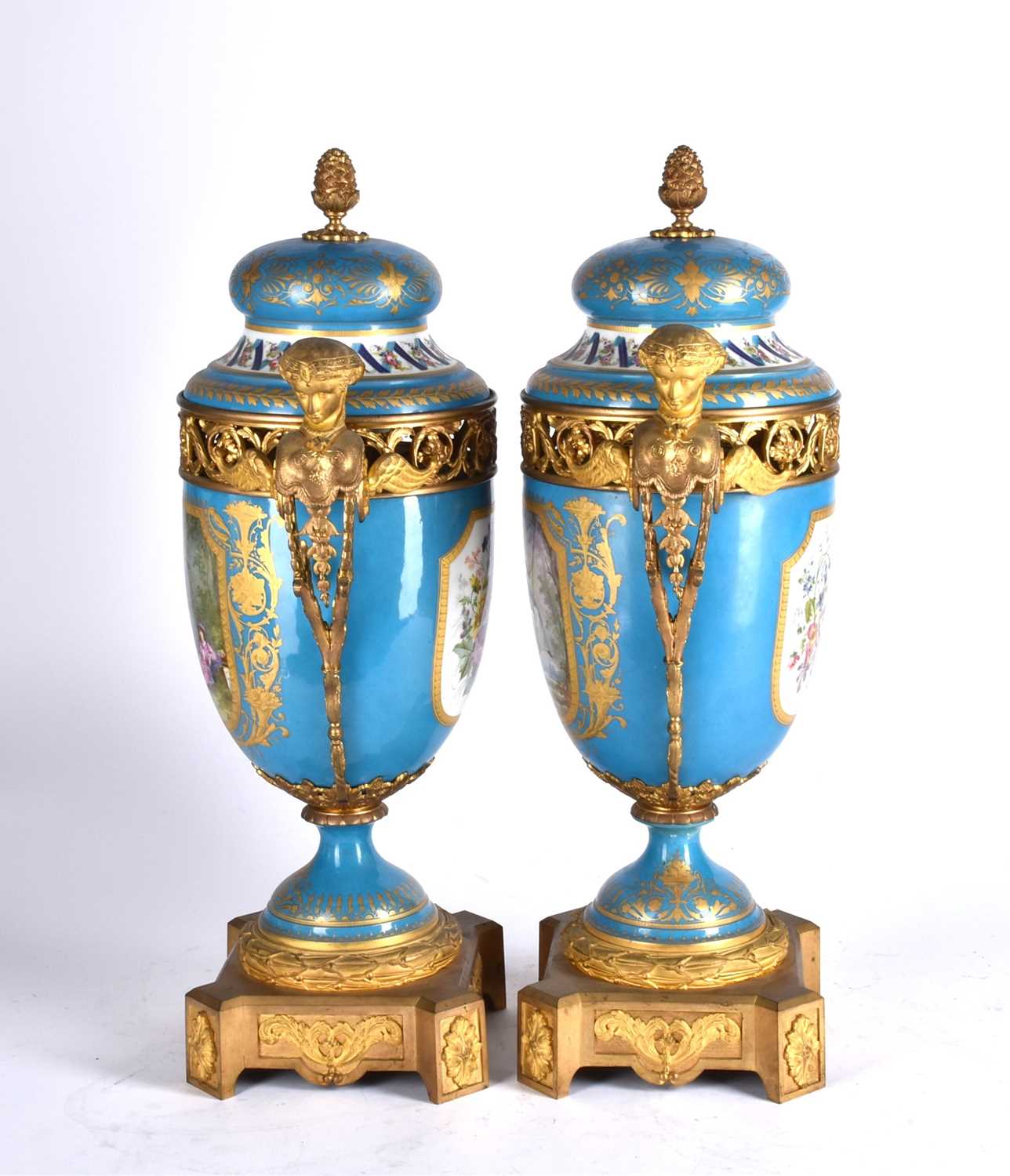 A large pair of Sevres ormolu mounted pedestal vases and covers, 19th century, the compressed bell - Bild 9 aus 9