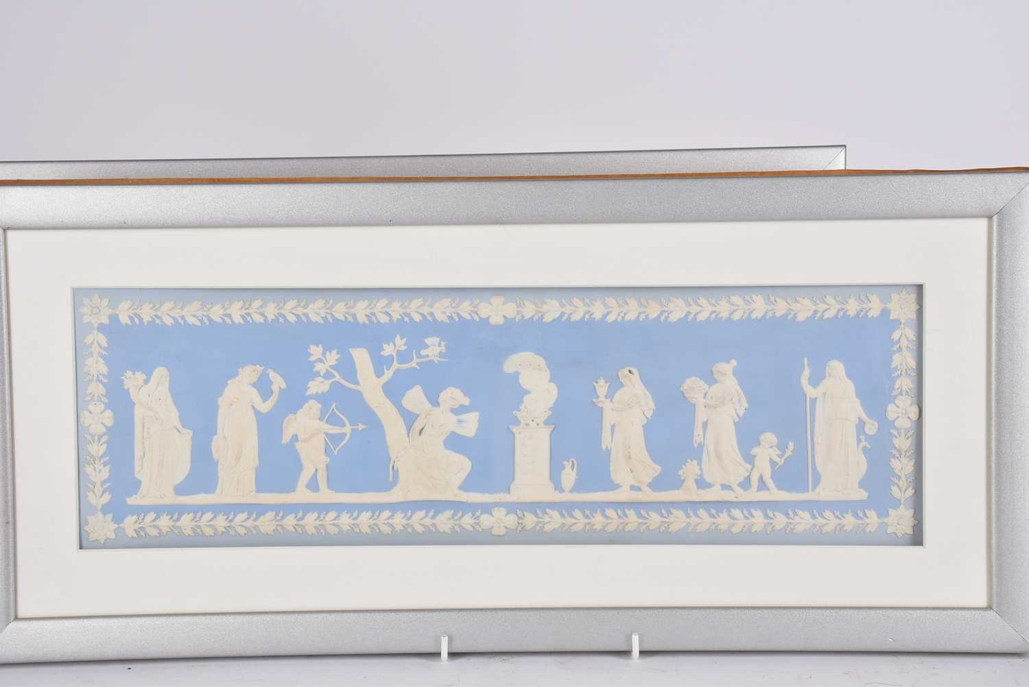 Four Wedgwood style panels, 19th/20th century, relief moulded with Cupid & Psyche, with other muses, - Bild 3 aus 6