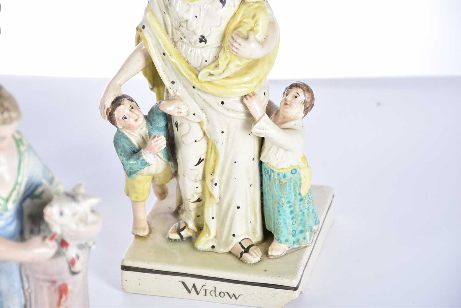 A collection of early 19th century Staffordshire pearlware figures, including an Enoch Wood figure - Bild 13 aus 31