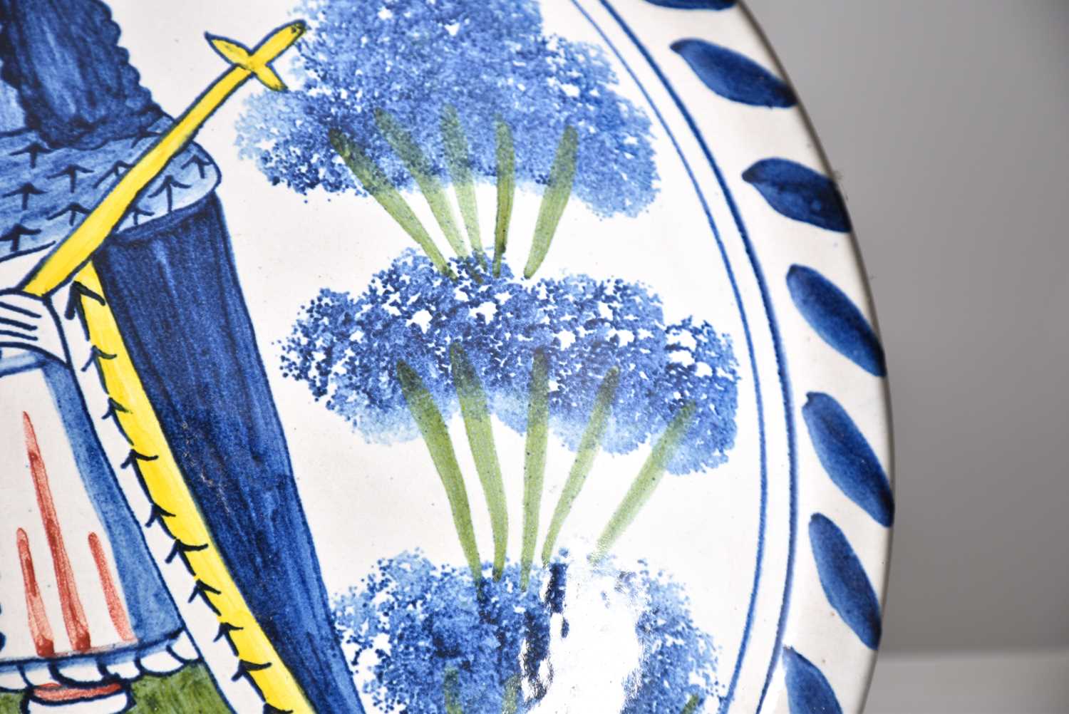 A 19th-century circular French faience blue and white dish with ochre dressed rim 35 cm together - Bild 13 aus 18