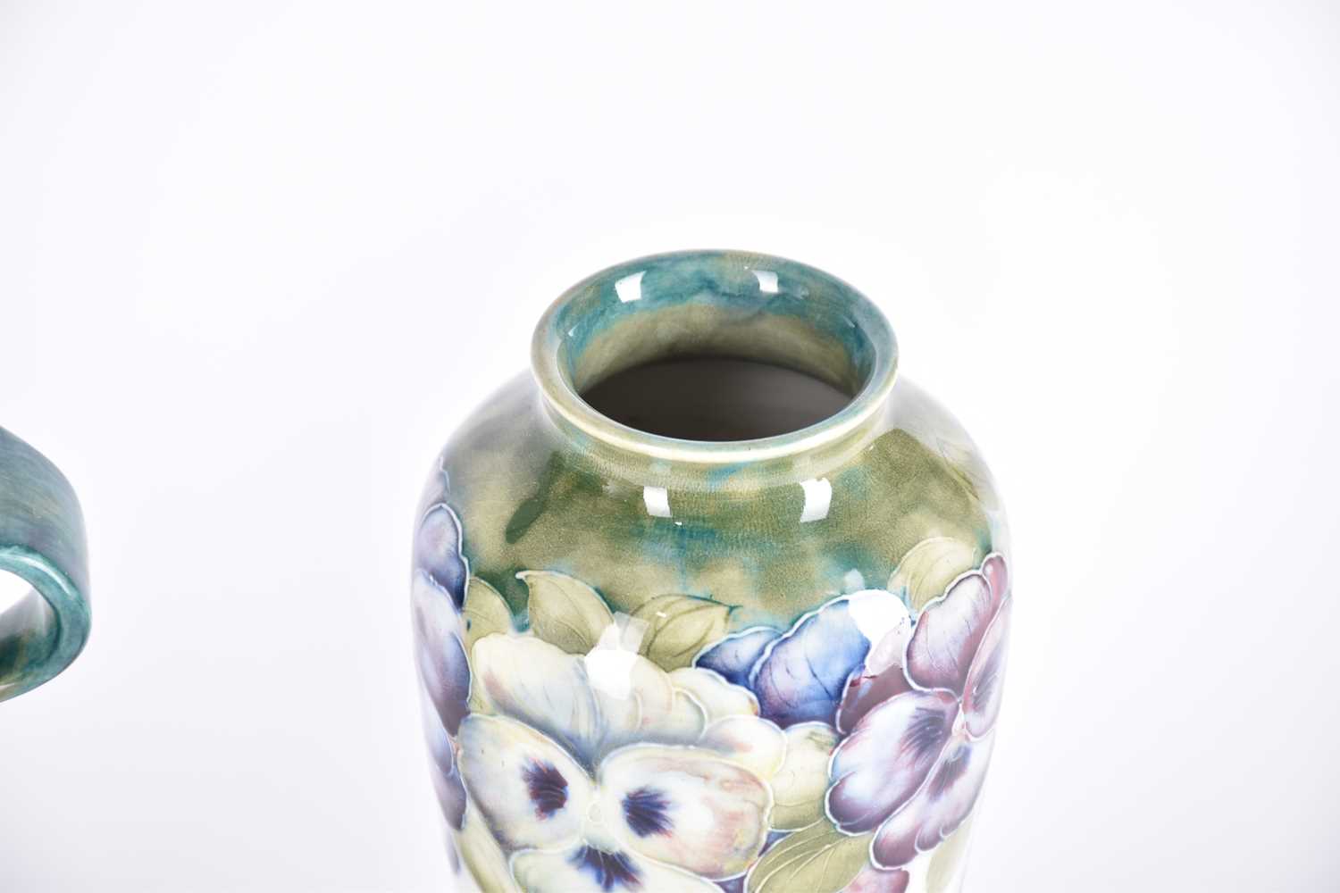 Two early 20th Century Art Nouveau Willam Moorcroft vases for James Macintyre & Co, signed in - Bild 8 aus 13