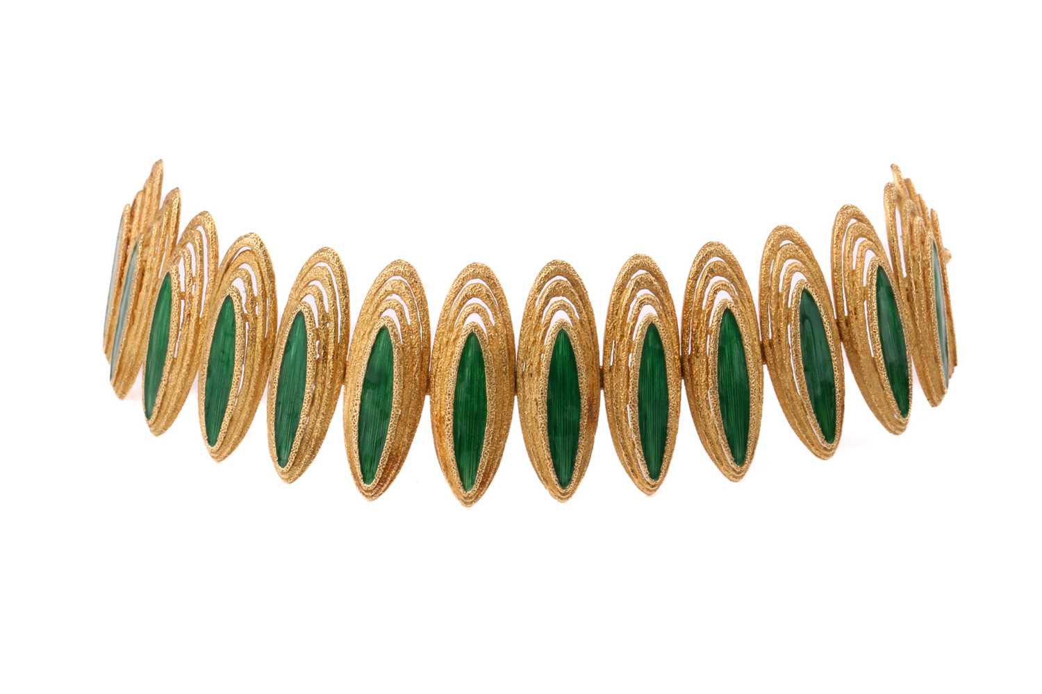 A Kutchinsky enamelled and textured 18ct gold link bracelet, consists of green enamel panels on - Image 3 of 7