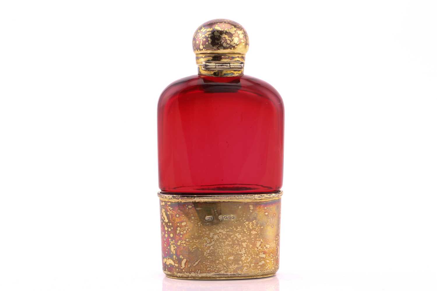 A Victorian silver gilt and ruby flash glass hip flask; pull-off beaker and bayonet cover - Image 2 of 8
