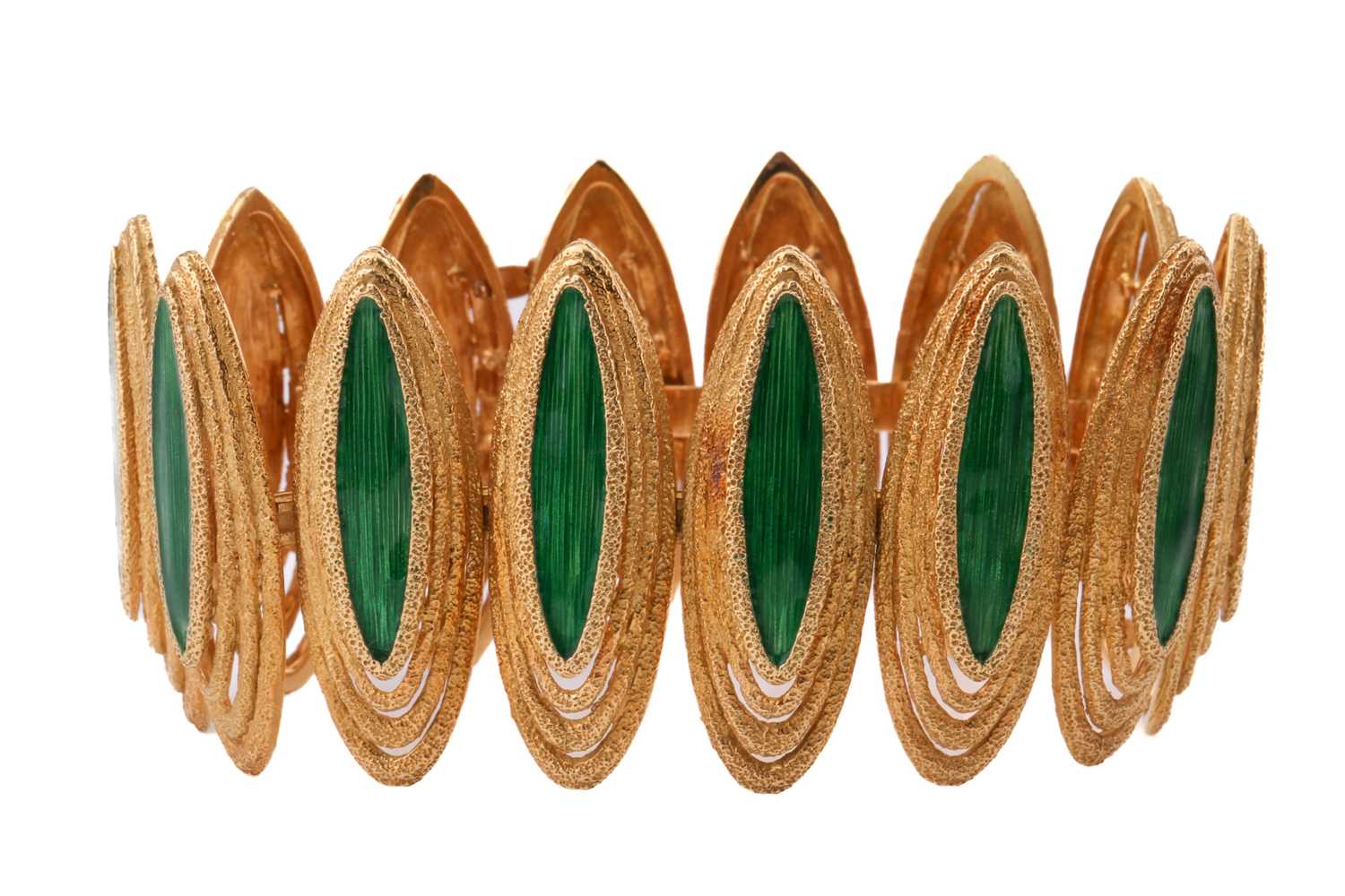 A Kutchinsky enamelled and textured 18ct gold link bracelet, consists of green enamel panels on - Image 2 of 7