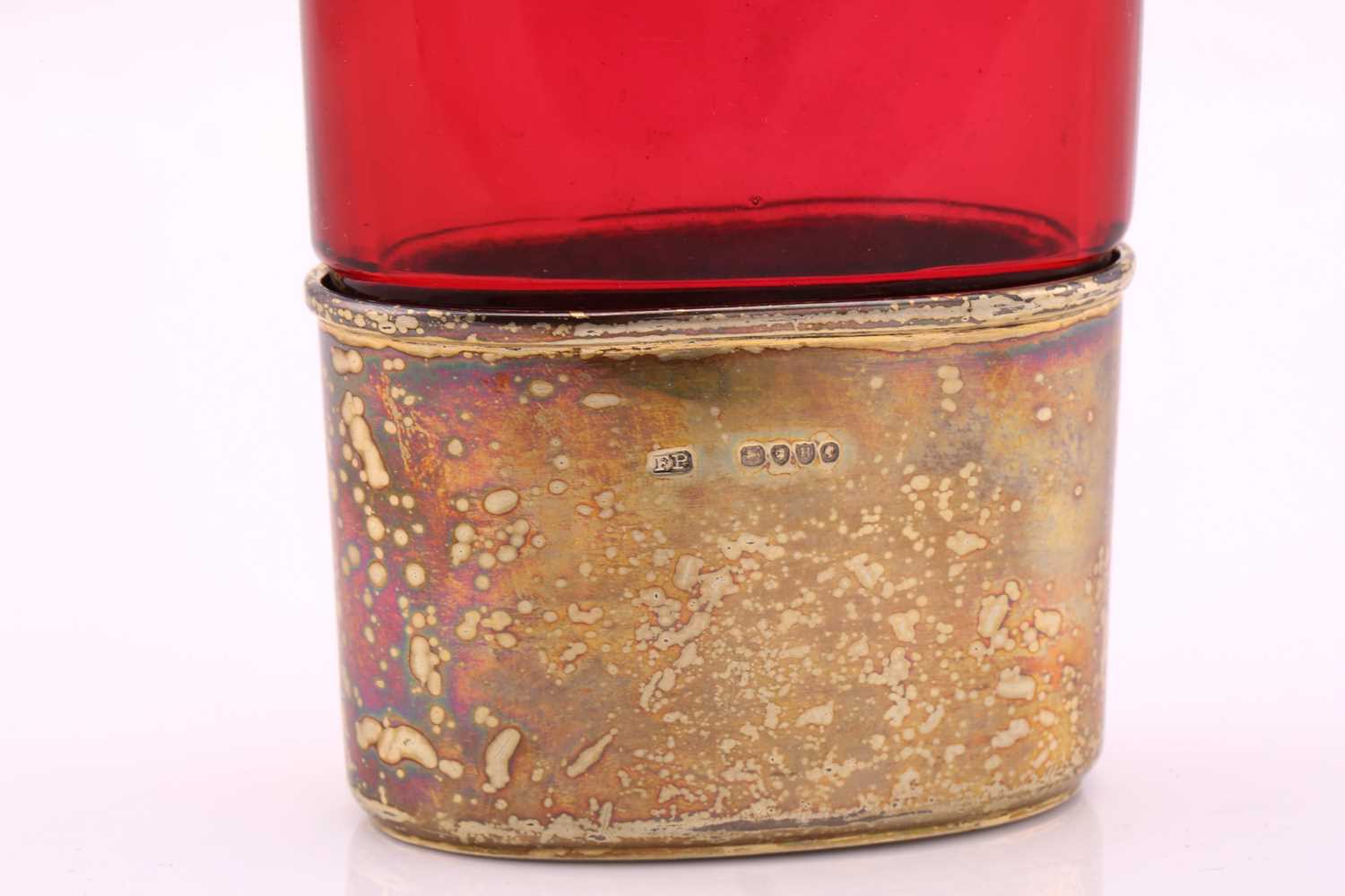 A Victorian silver gilt and ruby flash glass hip flask; pull-off beaker and bayonet cover - Image 8 of 8