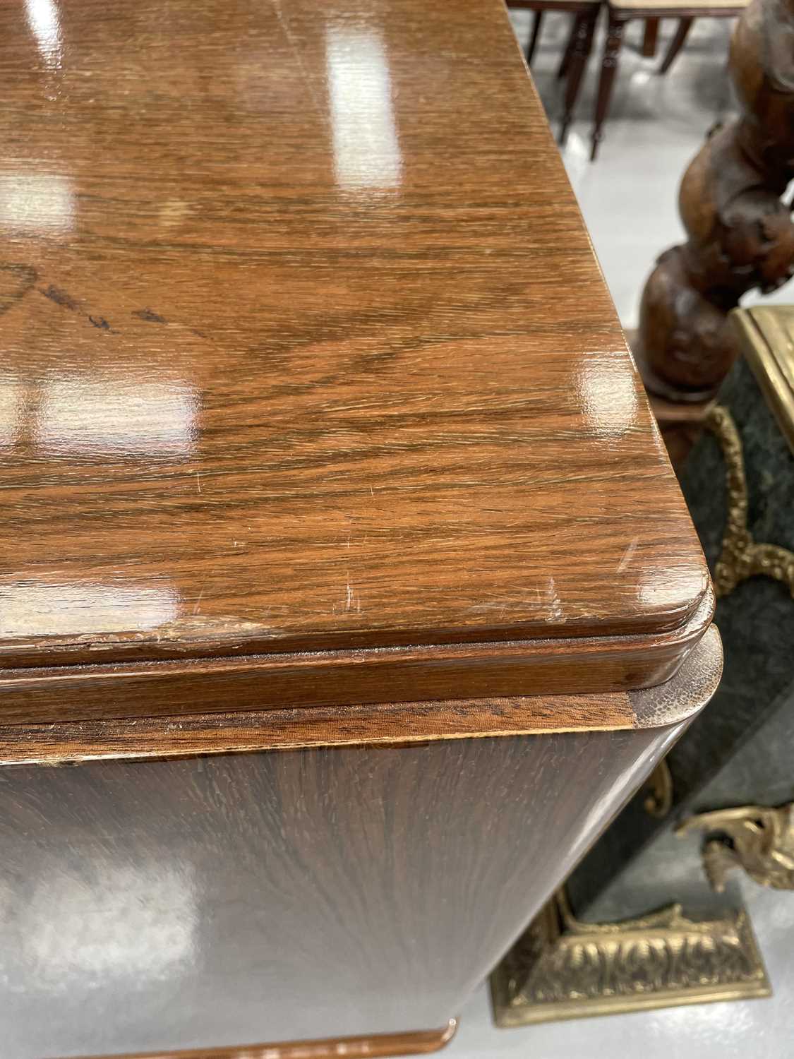 A Continental Art Deco walnut sideboard with raised marble top with central recessed cupboards - Image 26 of 26