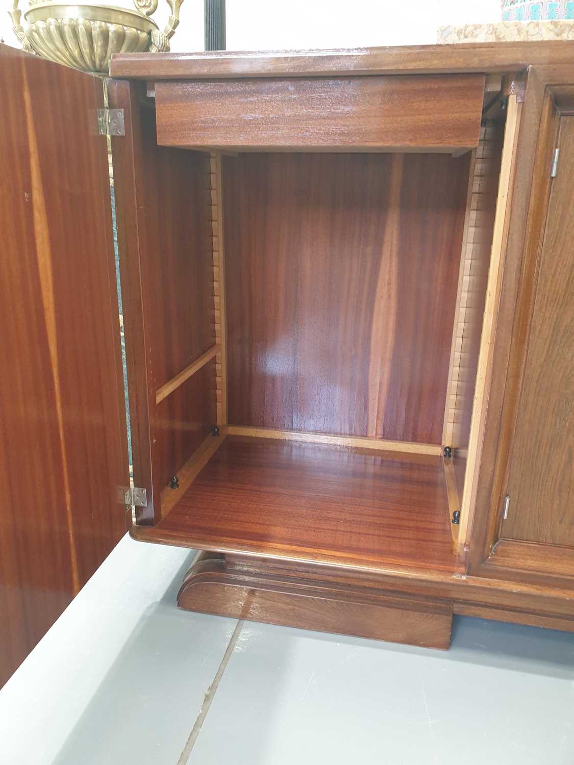 A Continental Art Deco walnut sideboard with raised marble top with central recessed cupboards - Image 8 of 26