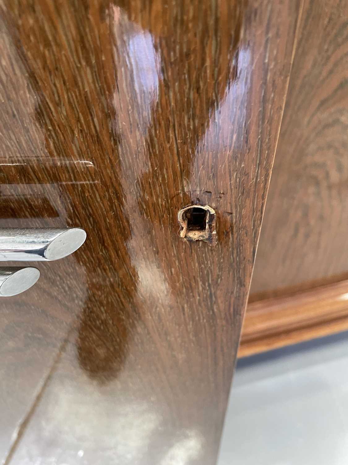 A Continental Art Deco walnut sideboard with raised marble top with central recessed cupboards - Image 20 of 26