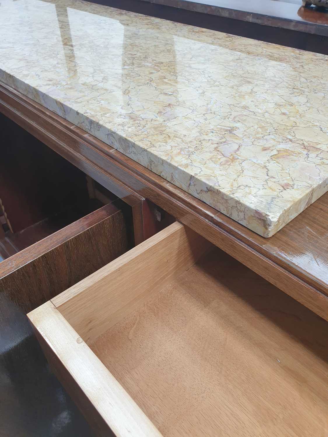 A Continental Art Deco walnut sideboard with raised marble top with central recessed cupboards - Image 5 of 26