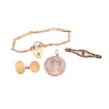 A mixed lot of 9ct gold items, consisting of a heart-shaped padlock bracelet with a 17.5 cm long