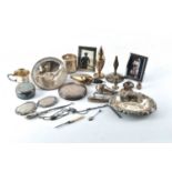 A collection of mostly American silver oddments including dishes, cruet items and others (Mostly