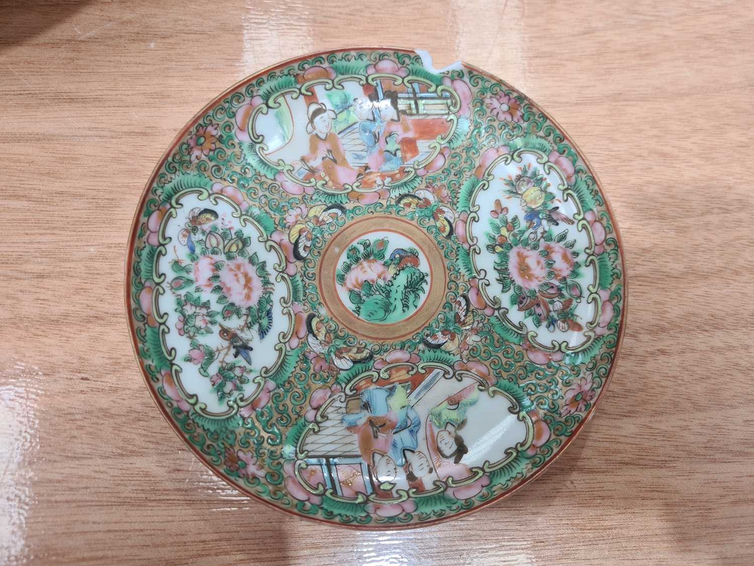 An assortment of Chinese porcelain, Ming - Qing dynasty, to include a Swatow bowl from the Bi - Image 32 of 53