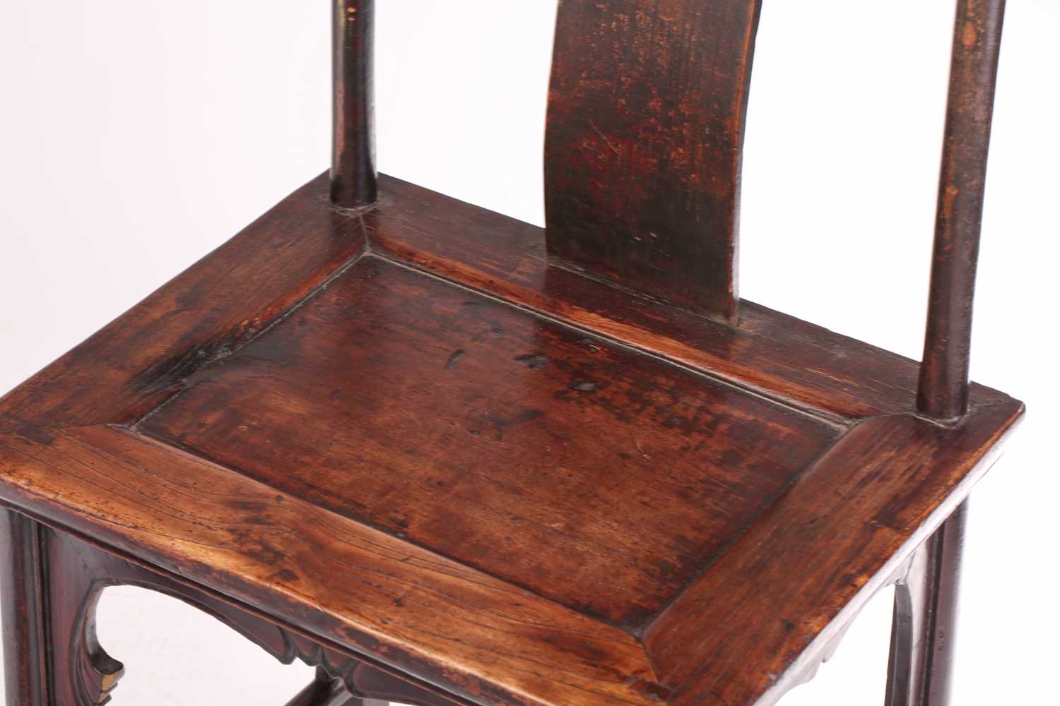 A pair of probably Northern Chinese elm wood (Yumu) "Official's Hat" side chairs, Qing Dynasty, 19th - Image 3 of 6