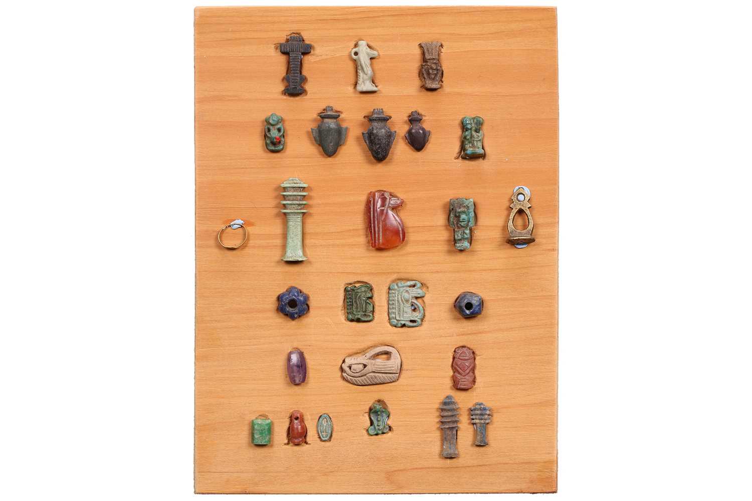 A Collection of Ancient Egyptian artefacts including a bronze Djed pillar amulet, agate Tawaret - Image 6 of 30