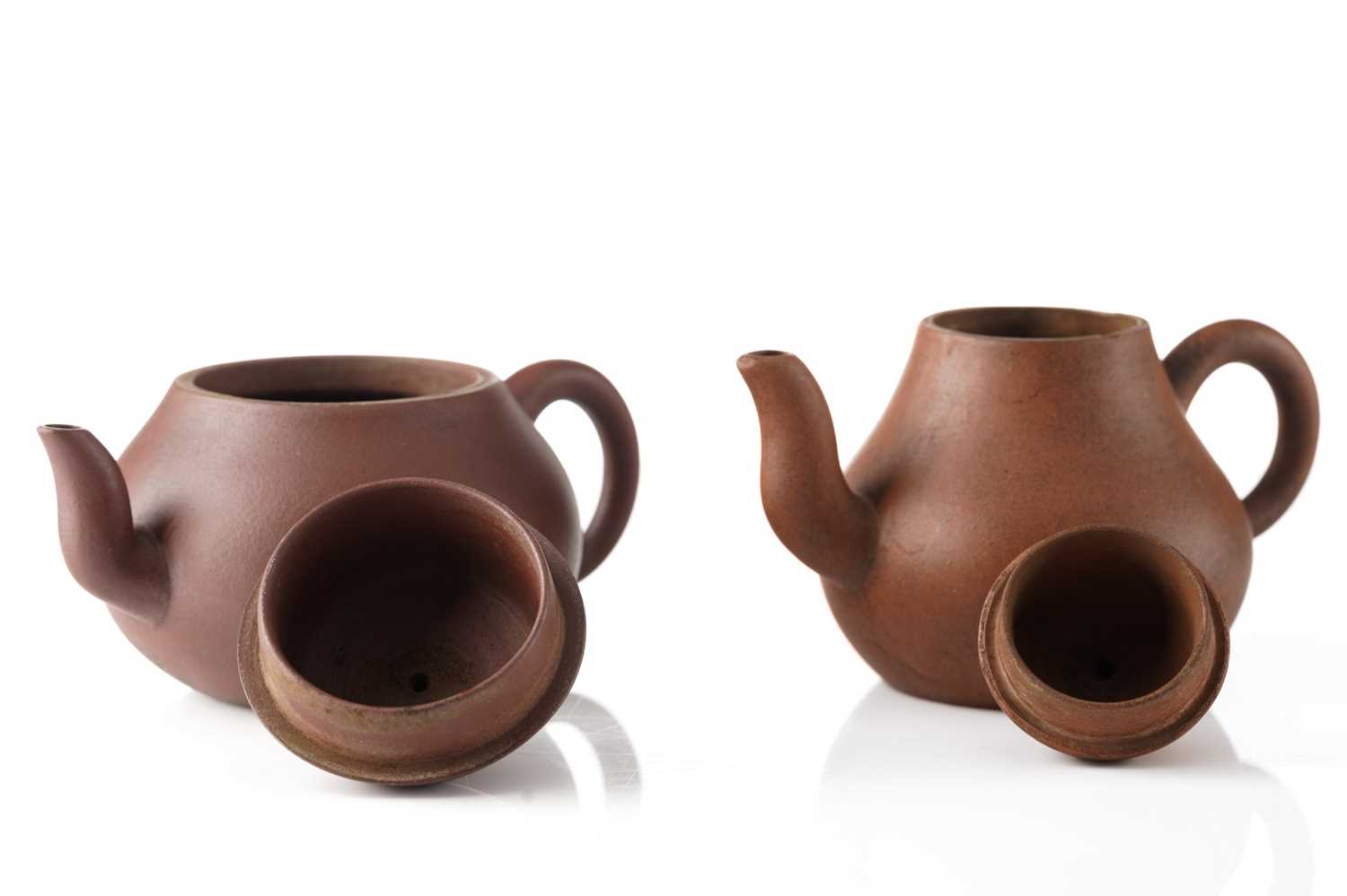 Two Chinese Yixing teapots, 20th century, the smaller teapot with slightly compressed body and - Image 5 of 5