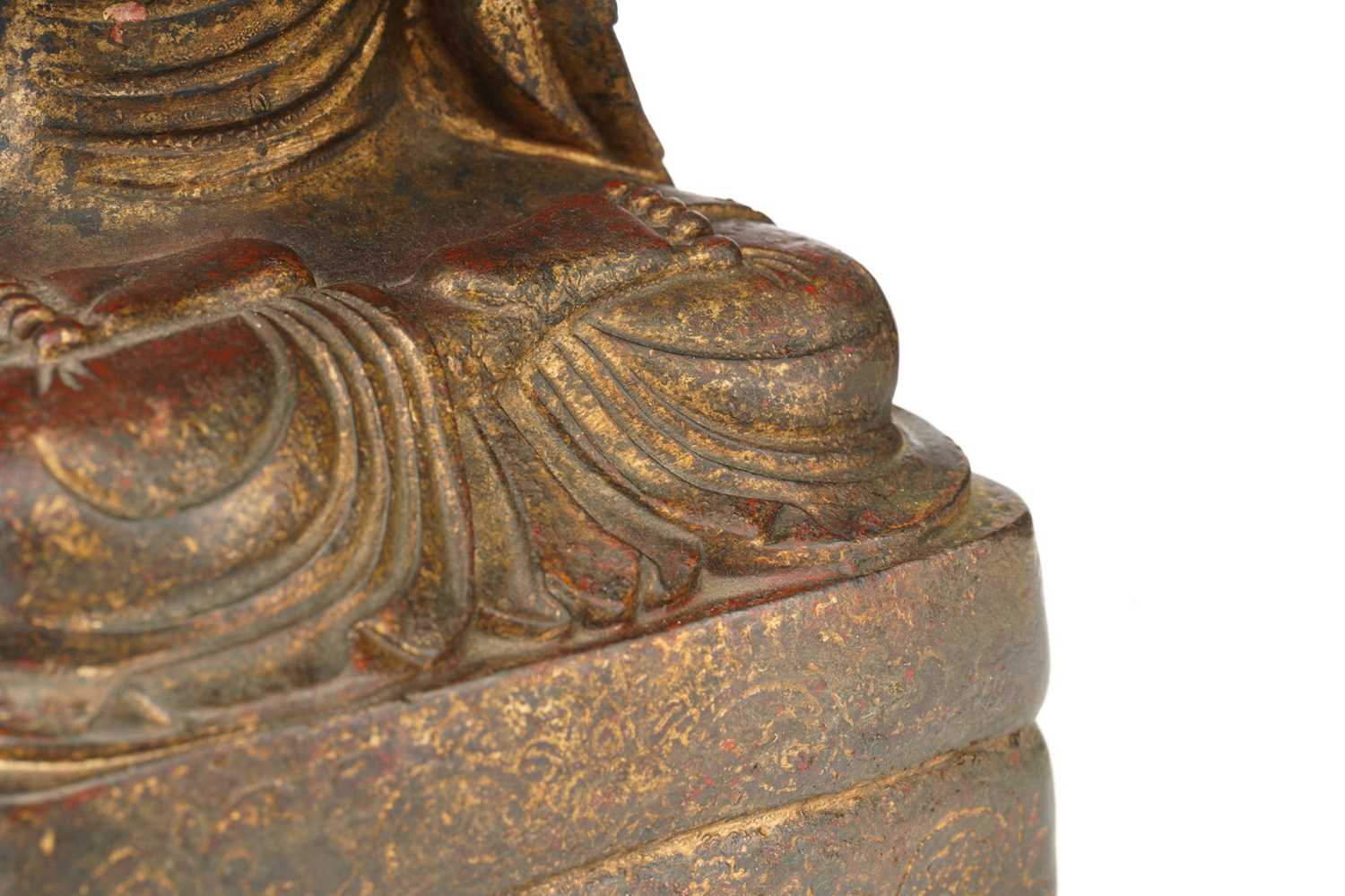 A Chinese Sino Tibetan style bronze figure of Bodhidharma, seated in dhyanasana, in loose robes on a - Image 3 of 4