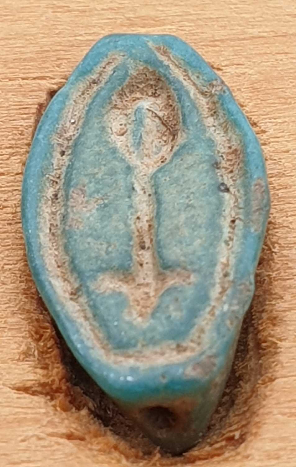 A Collection of Ancient Egyptian artefacts including a bronze Djed pillar amulet, agate Tawaret - Image 19 of 30