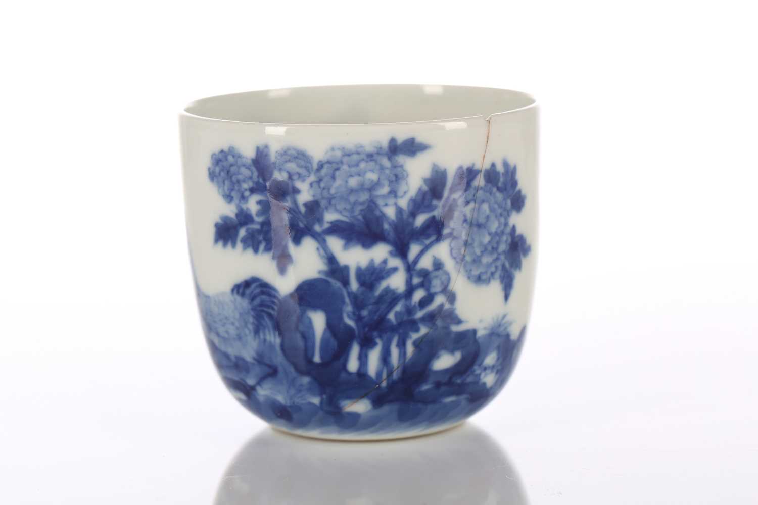 A Chinese blue & white chicken cup, Qing, painted with a boy and chicken between rocks and - Image 4 of 5