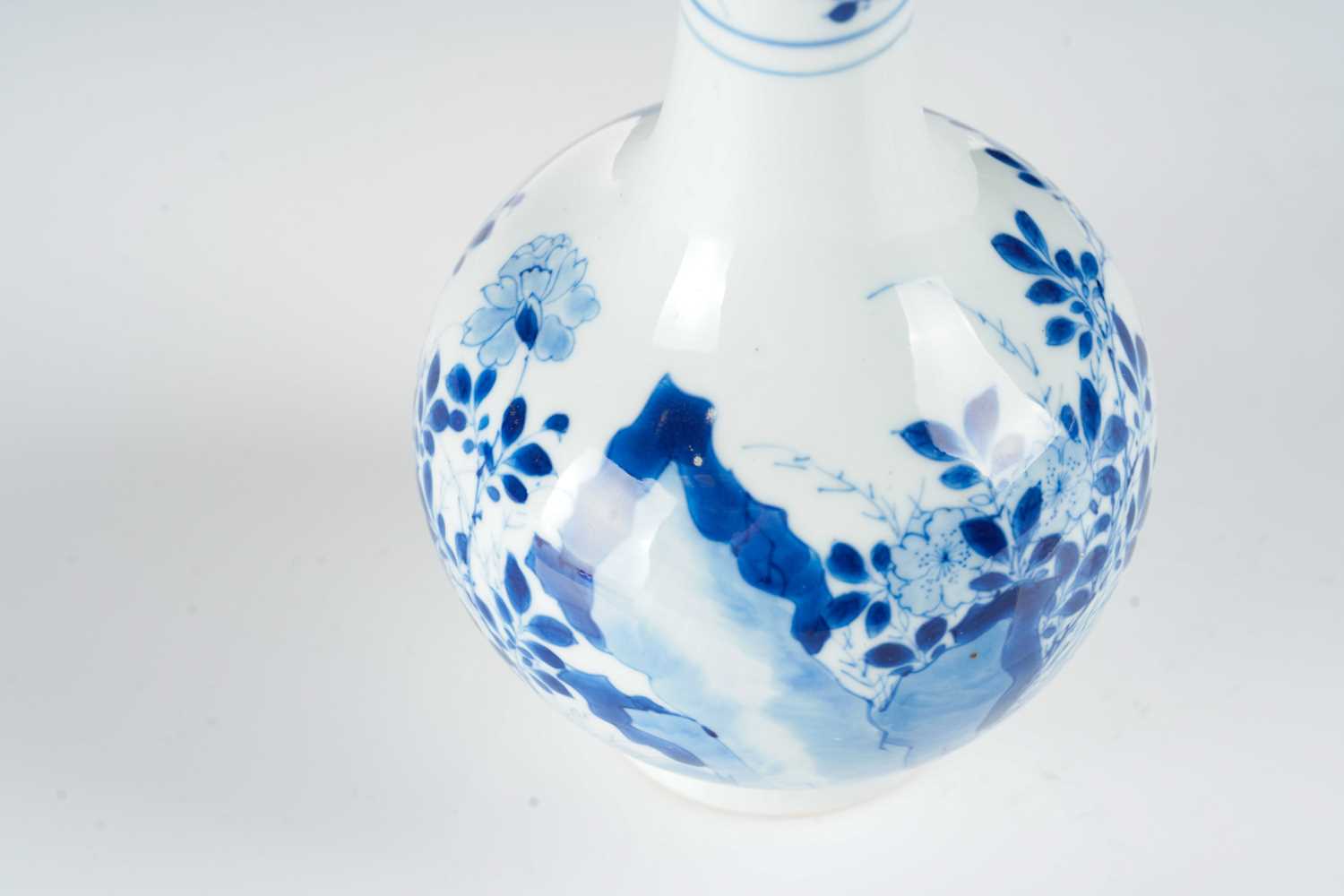 A Chinese porcelain vase, Qing, 18th century, Kangxi, painted with blossoming flowers and - Image 7 of 27