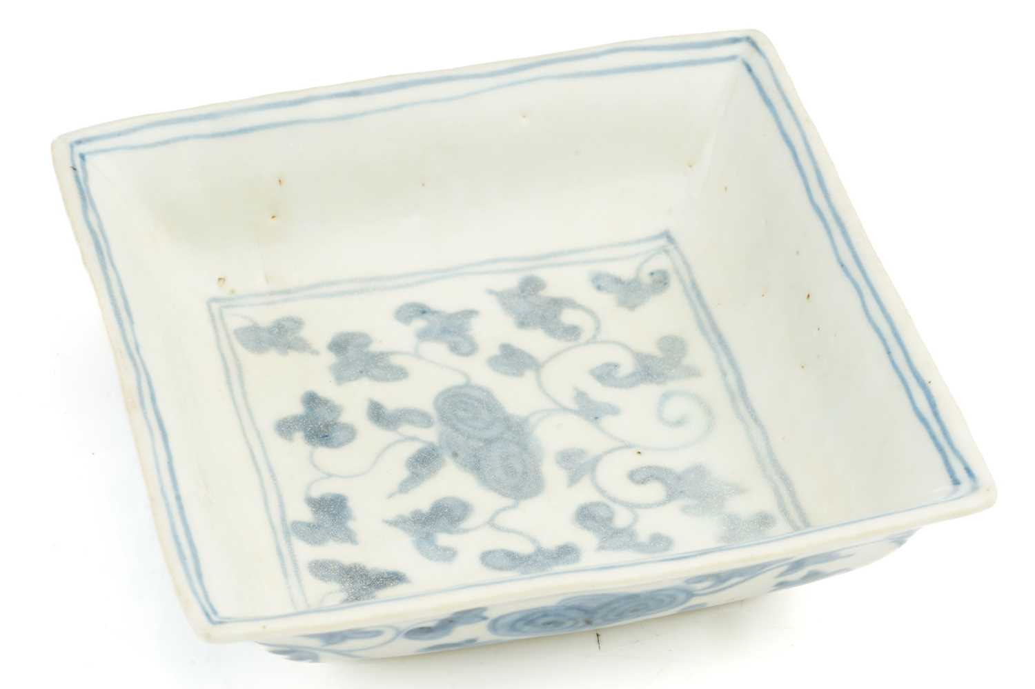 A small group of Chinese blue & white porcelain, Ming dynasty, comprising two bowls, 14.5 & 15cm - Image 9 of 11