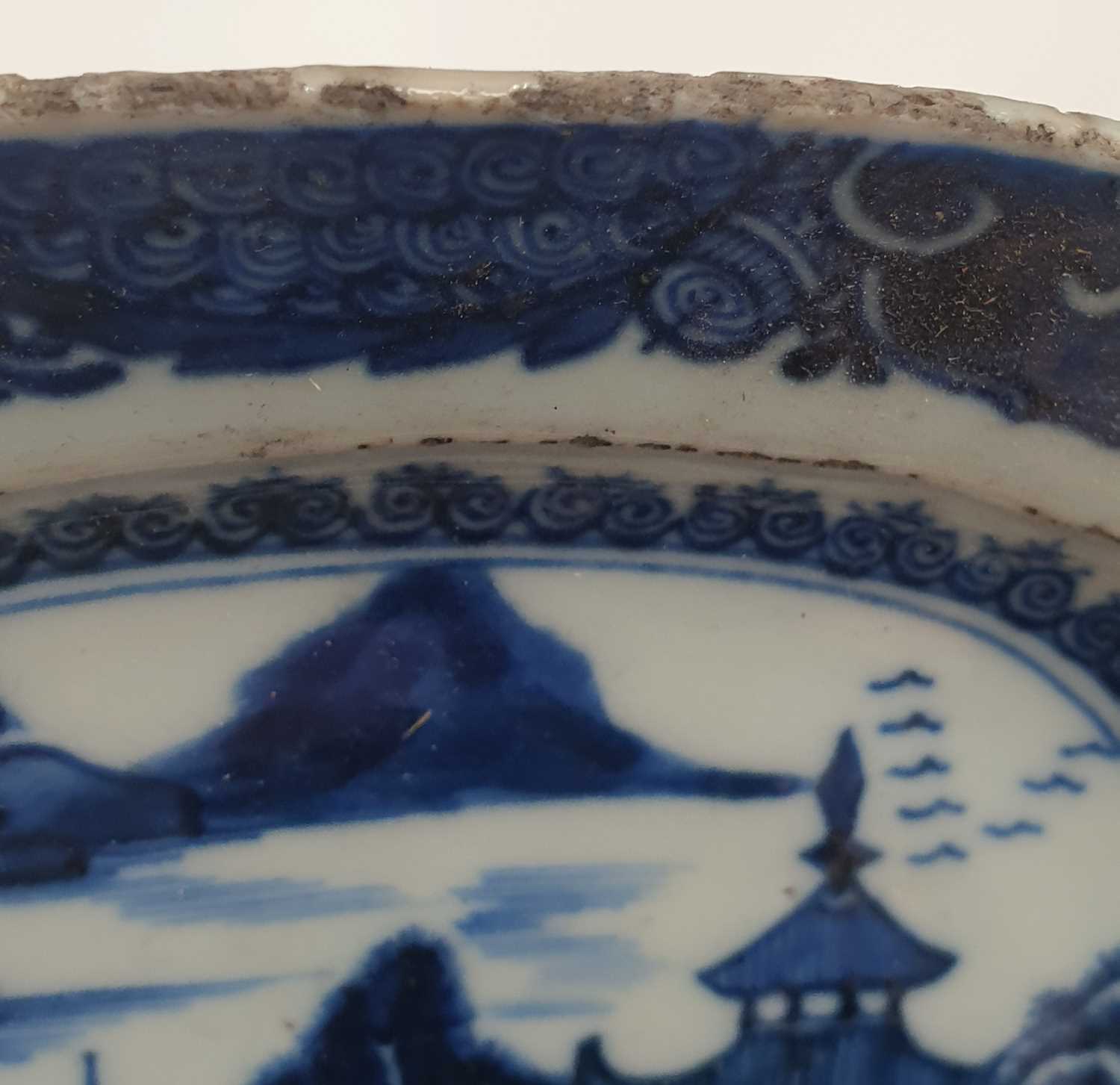 A group of Chinese blue & white export porcelain, all with landscape decoration, comprising two oval - Image 20 of 20