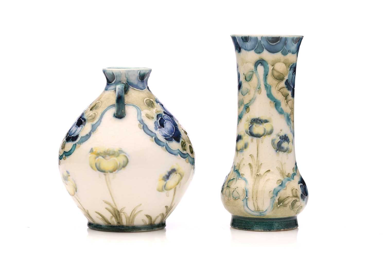 William Moorcroft for James MacIntyre, a miniature 'Poppy' vase, circa 1903, twin handled amphora - Bild 2 aus 6