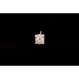A single diamond stud earring, consists of a round brilliant-cut diamond of 4.6 mm, in claw