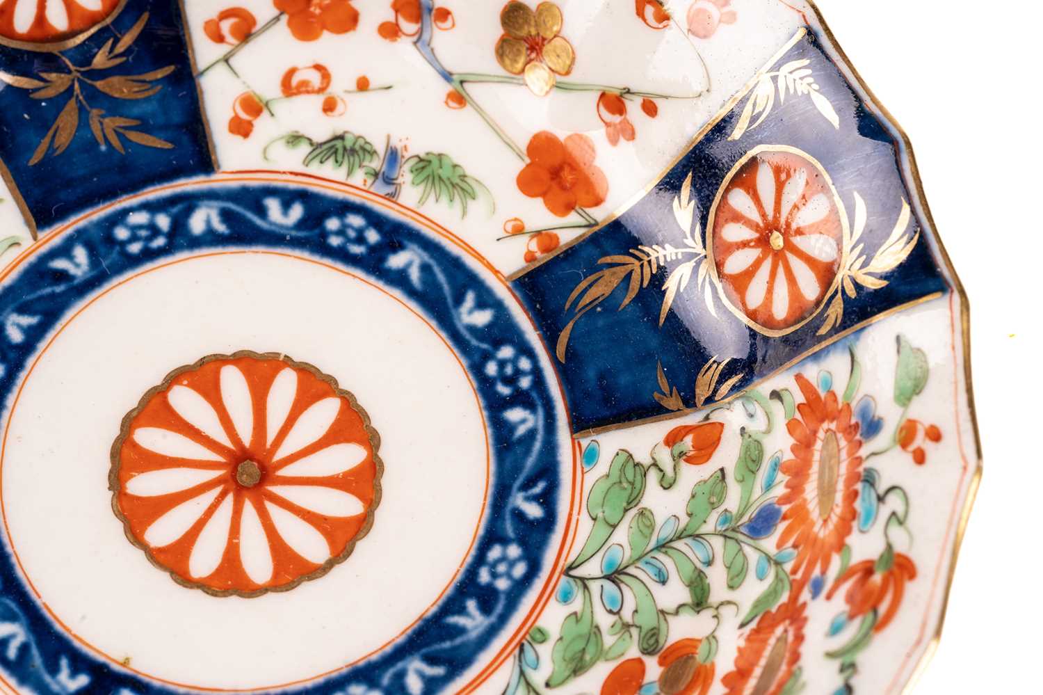 A group of three Worcester porcelain "Kakiemon" pattern tea cups and saucers, c 1770s, with shaped - Image 21 of 36