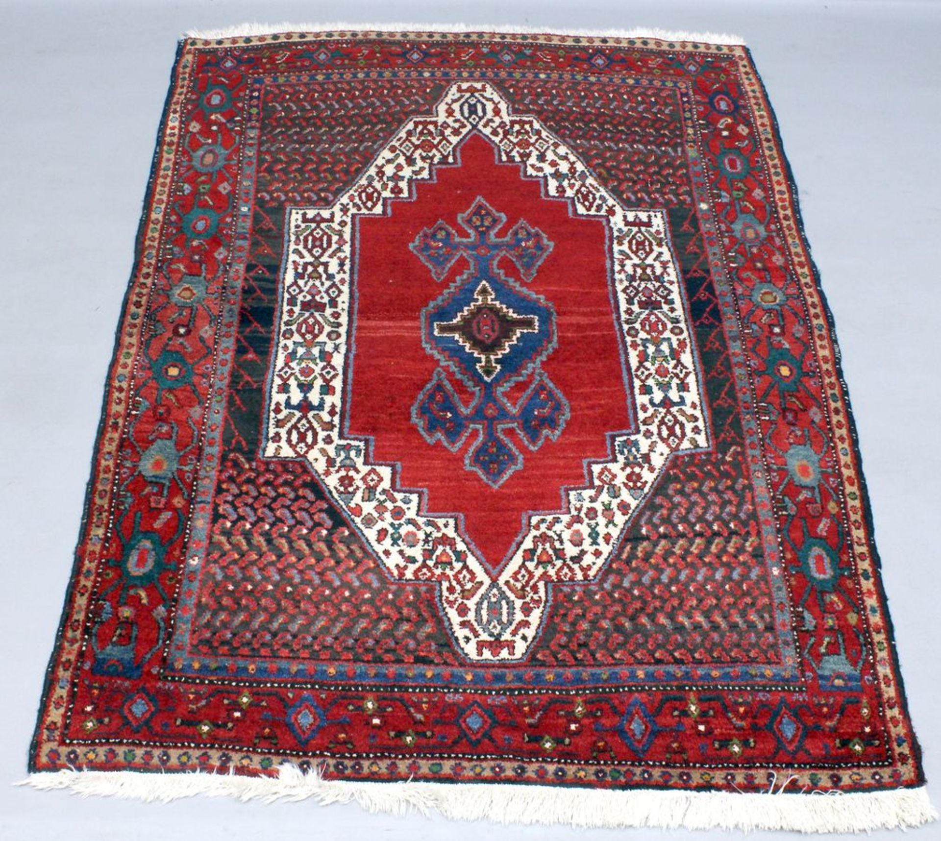 Iran, ca. 175x 126 cm.