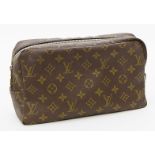 Großes Kosmetiketui, Louis Vuitton.