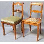 2 Biedermeier-Stühle.