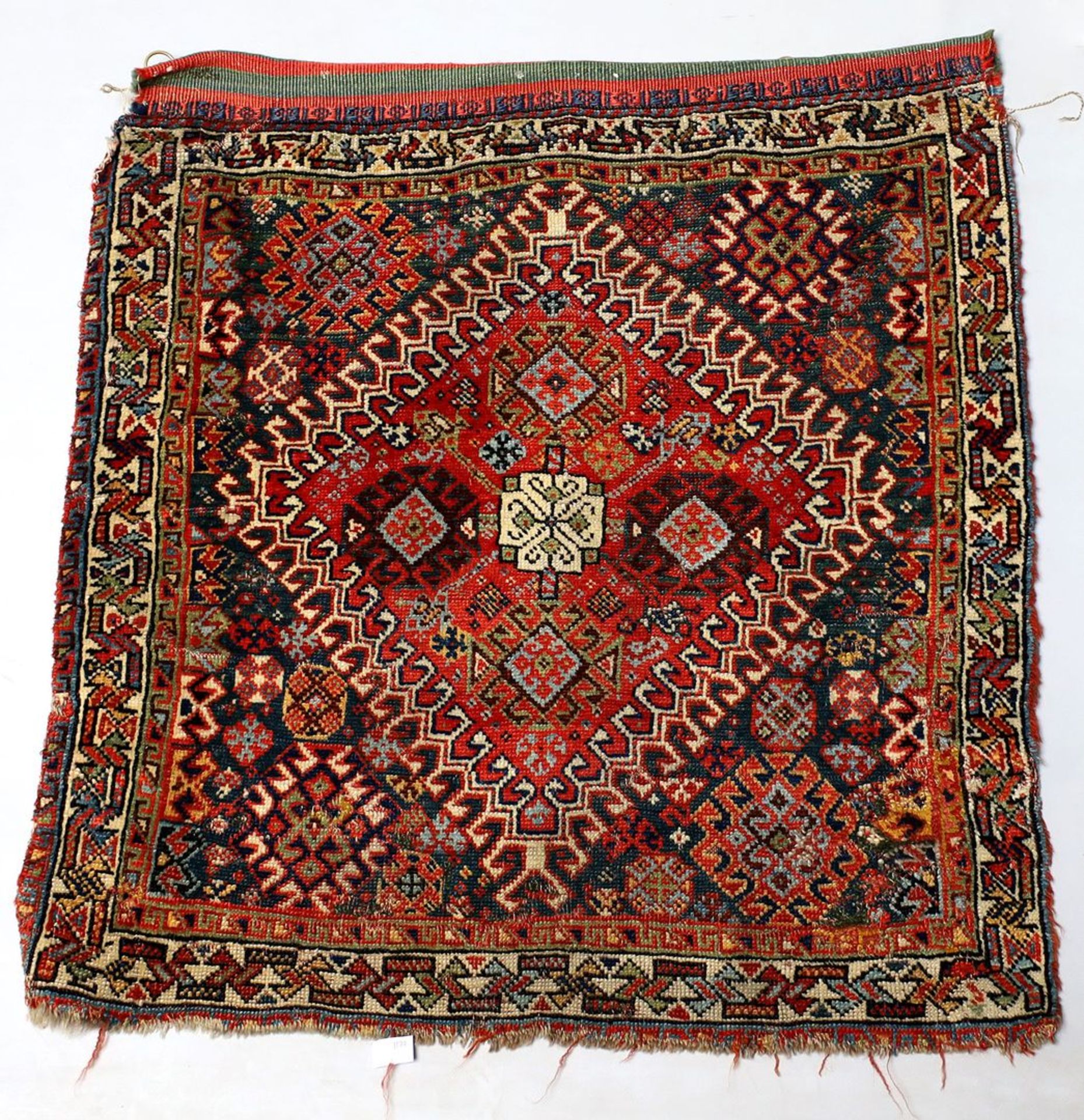 Turkmenische Taschenfront (um 1910), ca. 65x 65 cm.