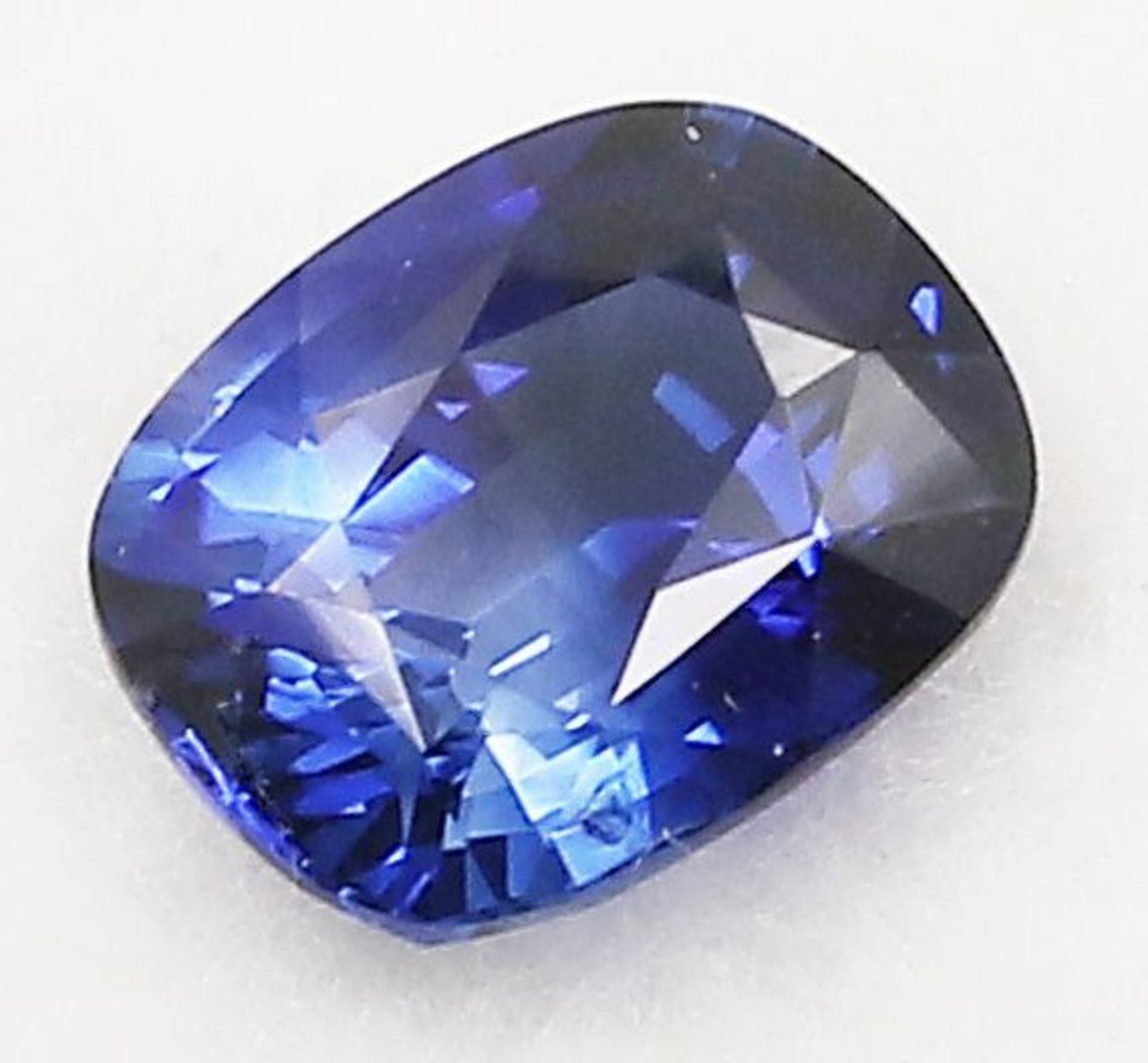 Blauer Saphir, 2,12 ct.